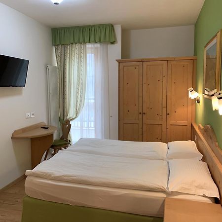 Appartamenti Sissi Commezzadura Kültér fotó
