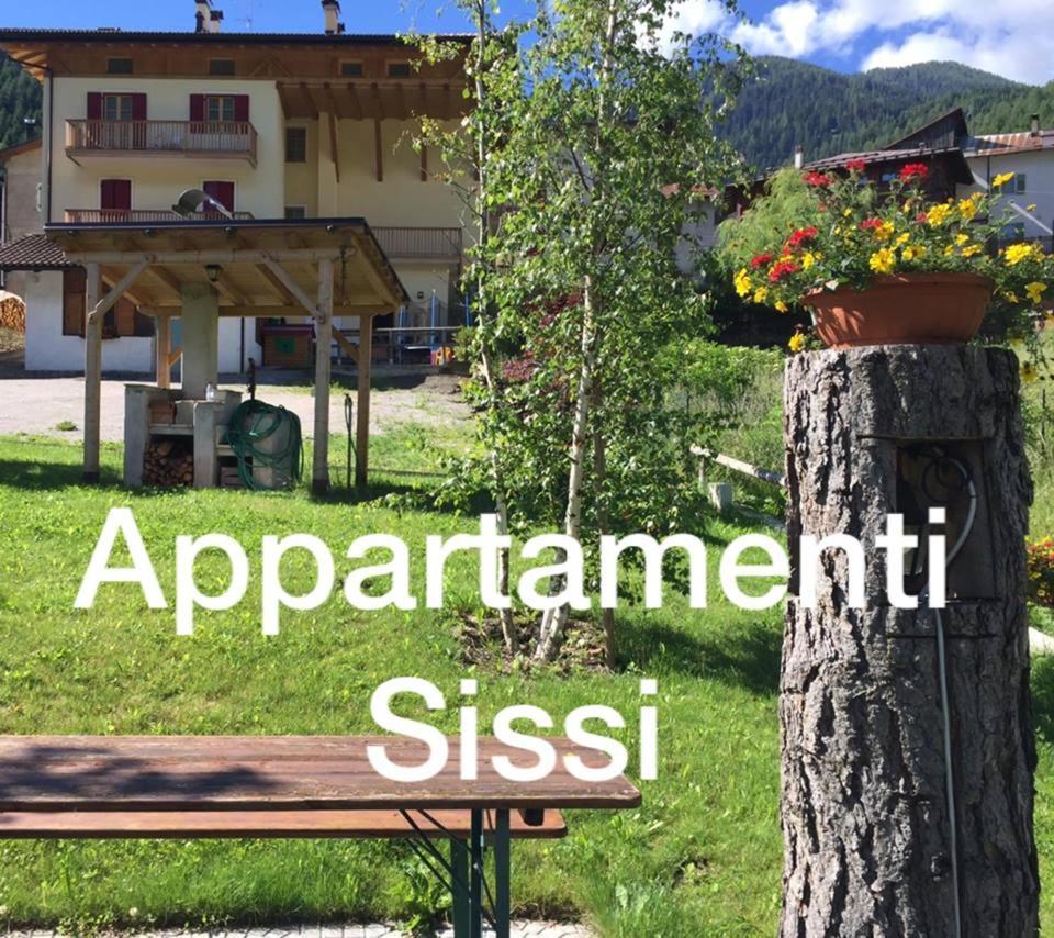 Appartamenti Sissi Commezzadura Kültér fotó